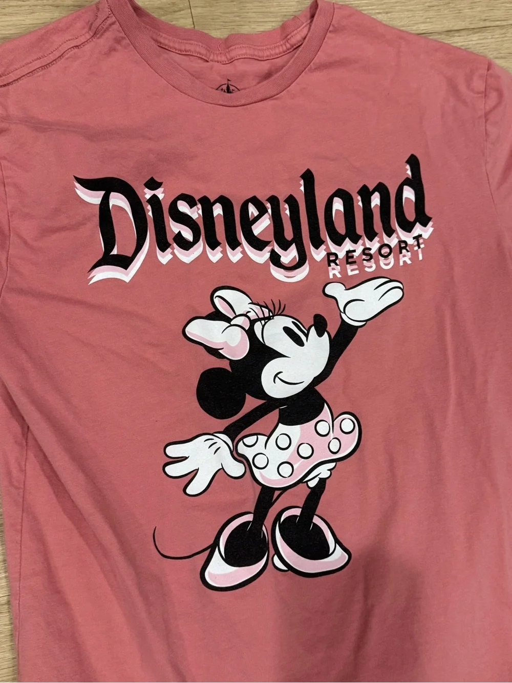 Disney Minnie Mouse Pink Graphic Tee-in GREAT condition-only worn twice